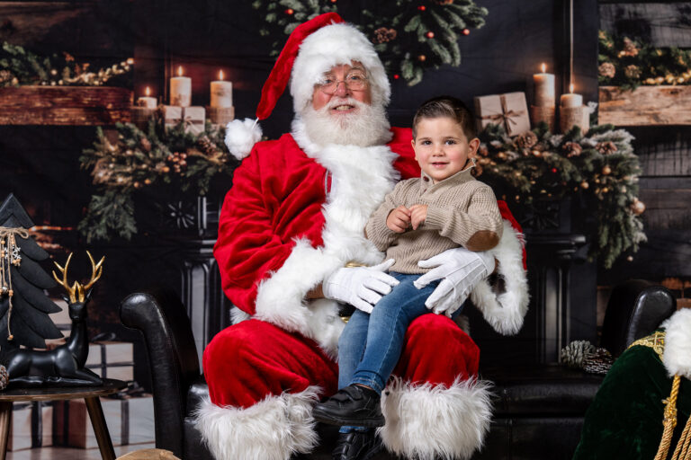 Santa-Visits-Jesse-Rinka-Photography-17